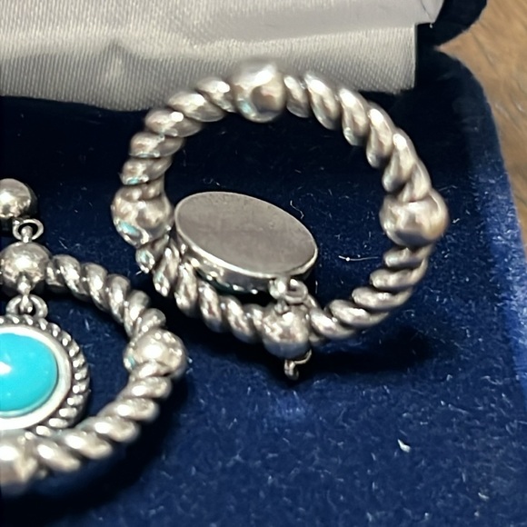 Montana Silversmiths, Every Direction Turquoise Earrings - Picture 5 of 9